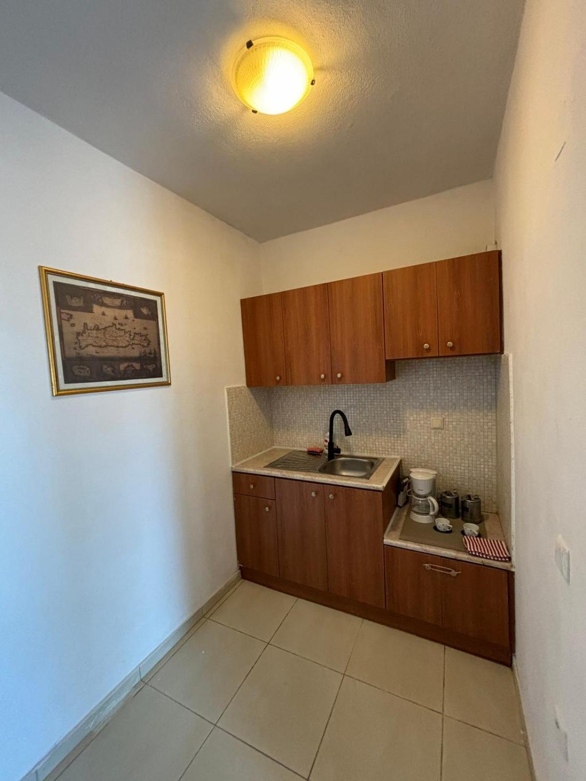 Bibliotheque Vintage Studio & Easy Garden Heraklion  Exterior photo